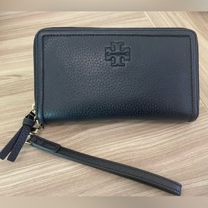 Tory Burch Black Leather Continental Wallet EUC